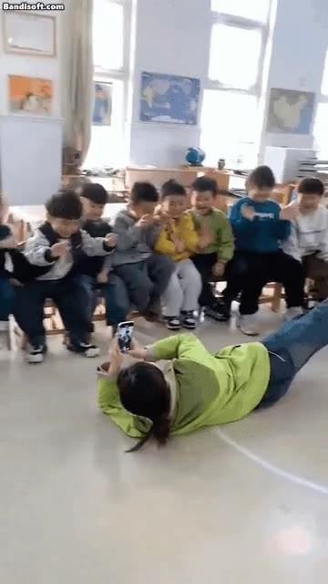 SPORTS SOS | 영상 촬영에 진심인 유치원 선생님