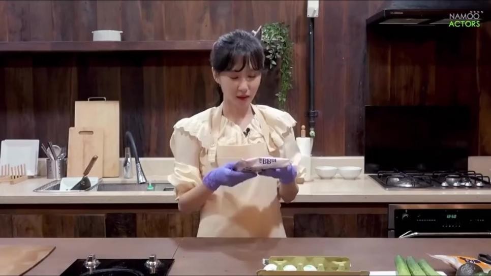 SPORTS SOS | 비빔면을 물에 씻다가 뭔가 잘못됨을 깨달은 여자.mp4 확인 필수