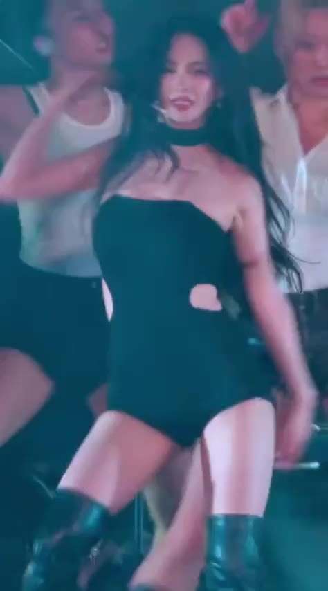 SPORTS SOS | 카리나 오사카 콘서트 레전드 의상