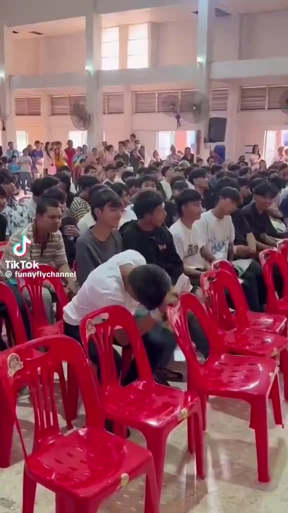 SPORTS SOS | 태국 병역 현장에서 기절한 남자 [속보]