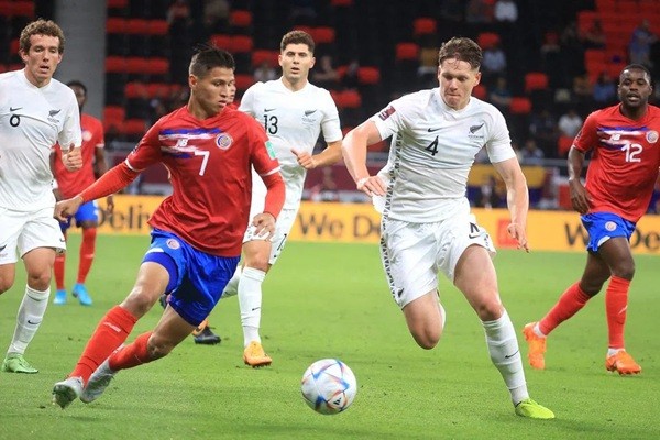 SPORTS SOS | 뉴질랜드 수비수 파이네이커, 어깨 부상으로 월드컵 출전 불투명 확인 필수