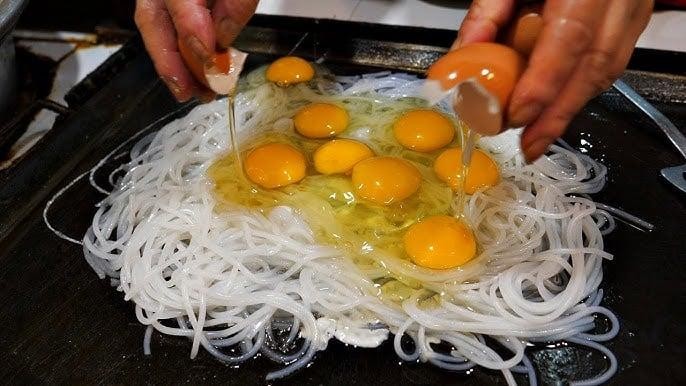 SPORTS SOS | 부산에서만 판다는 유명 음식 확인 필수