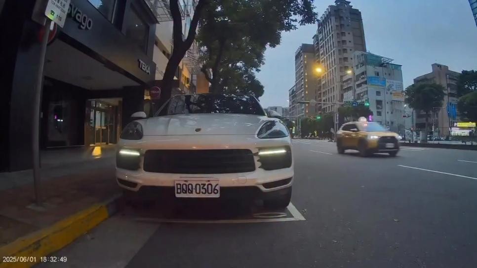 SPORTS SOS | 남친과 드라이브 하던 대만 누나 (필독)