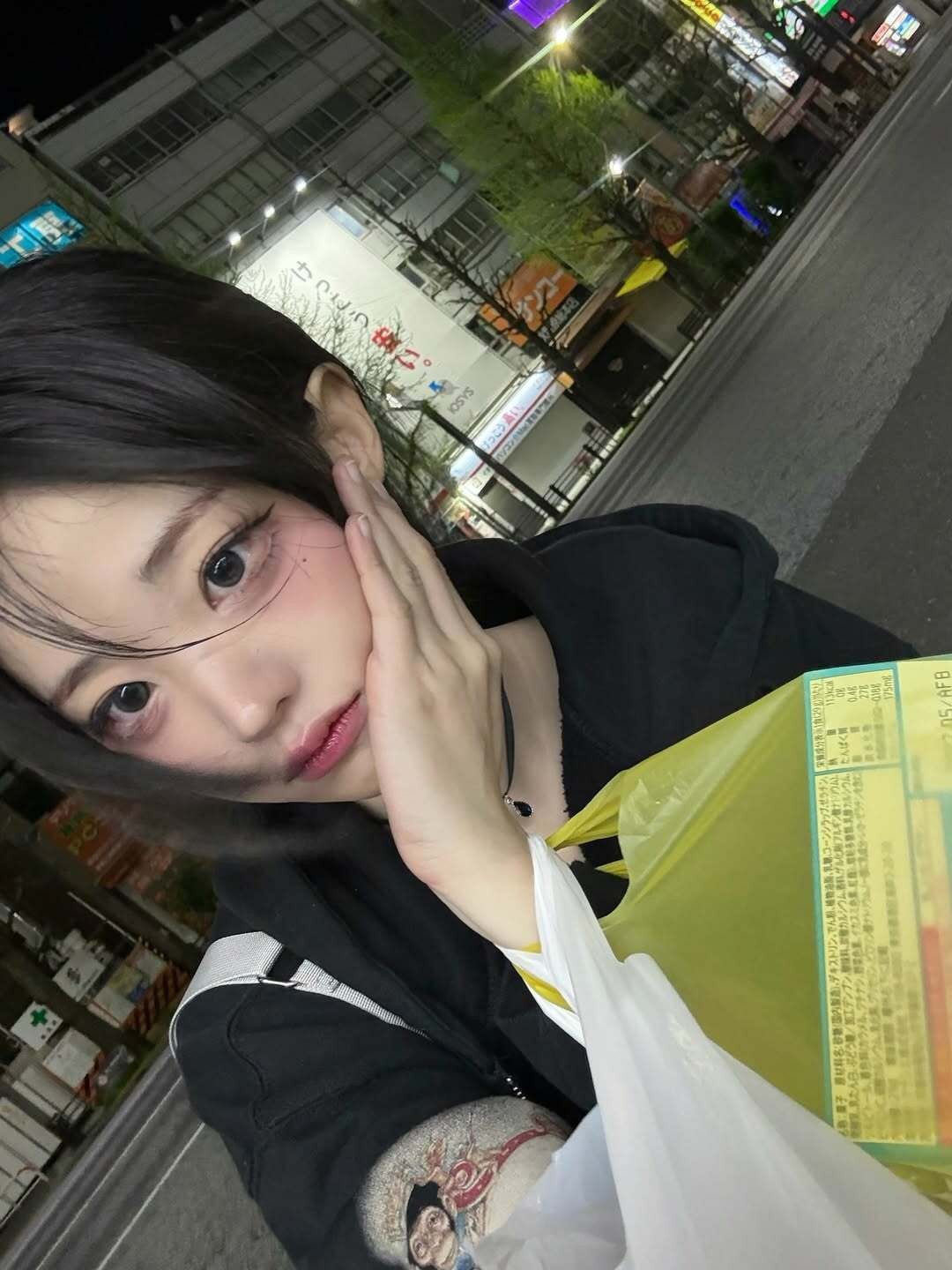 SPORTS SOS | QWER) 냥녕치킨 인스타