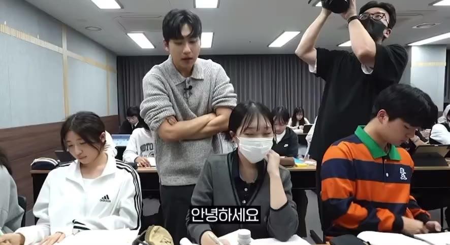 SPORTS SOS | 시험기간이라 면도를 깜빡한 여고생.mp4 (필독)