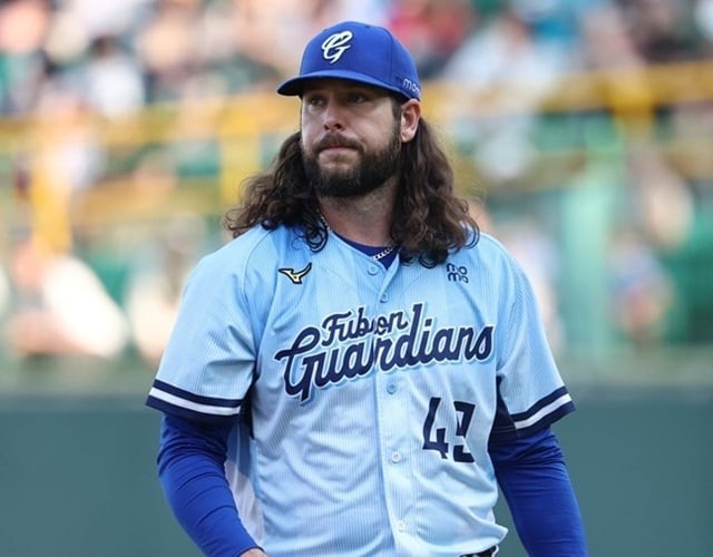 SPORTS SOS | '충격!' KBO 호령했던 사직예수, 이제 대만서도 '쩔쩔'→ERA 6.92 부진 3G 만에 '2군행' (필독)