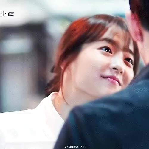 SPORTS SOS | 여배우들의 미모 레전드 작품들.gif