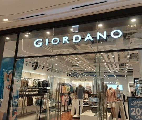 SPORTS SOS | 19년 만에 적자 기록한 의류 브랜드 [속보]