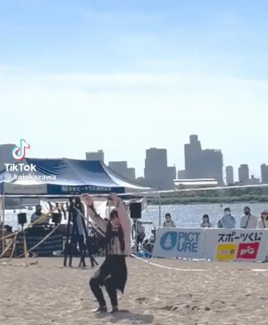 SPORTS SOS | 줄타기 하는 일본여자.gif 정보