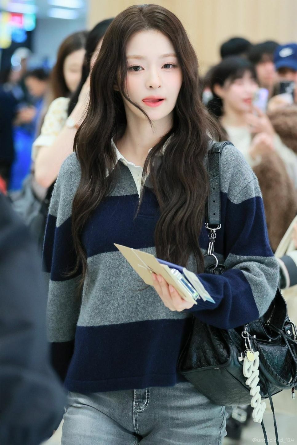 SPORTS SOS | 얼굴이 제법인 후로미스나인 이나경 근황.jpg [속보]