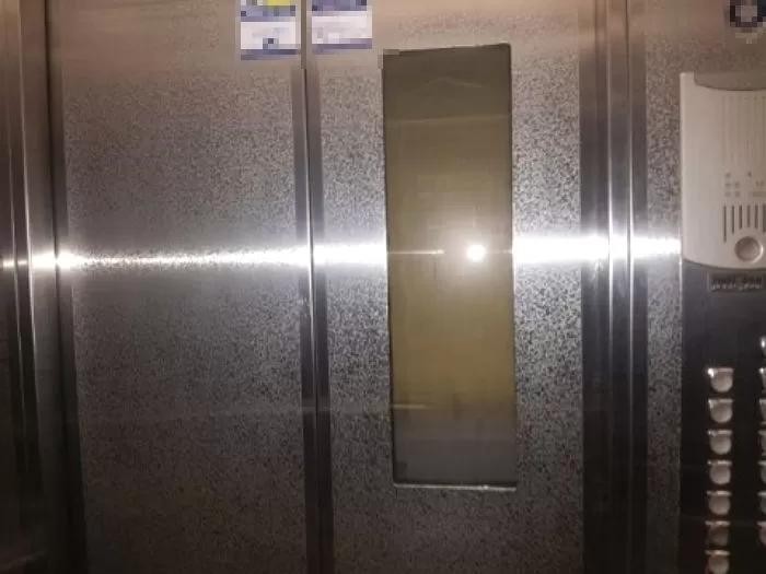 SPORTS SOS | 엘리베이터 창문이 사라진 이유..jpg 정보