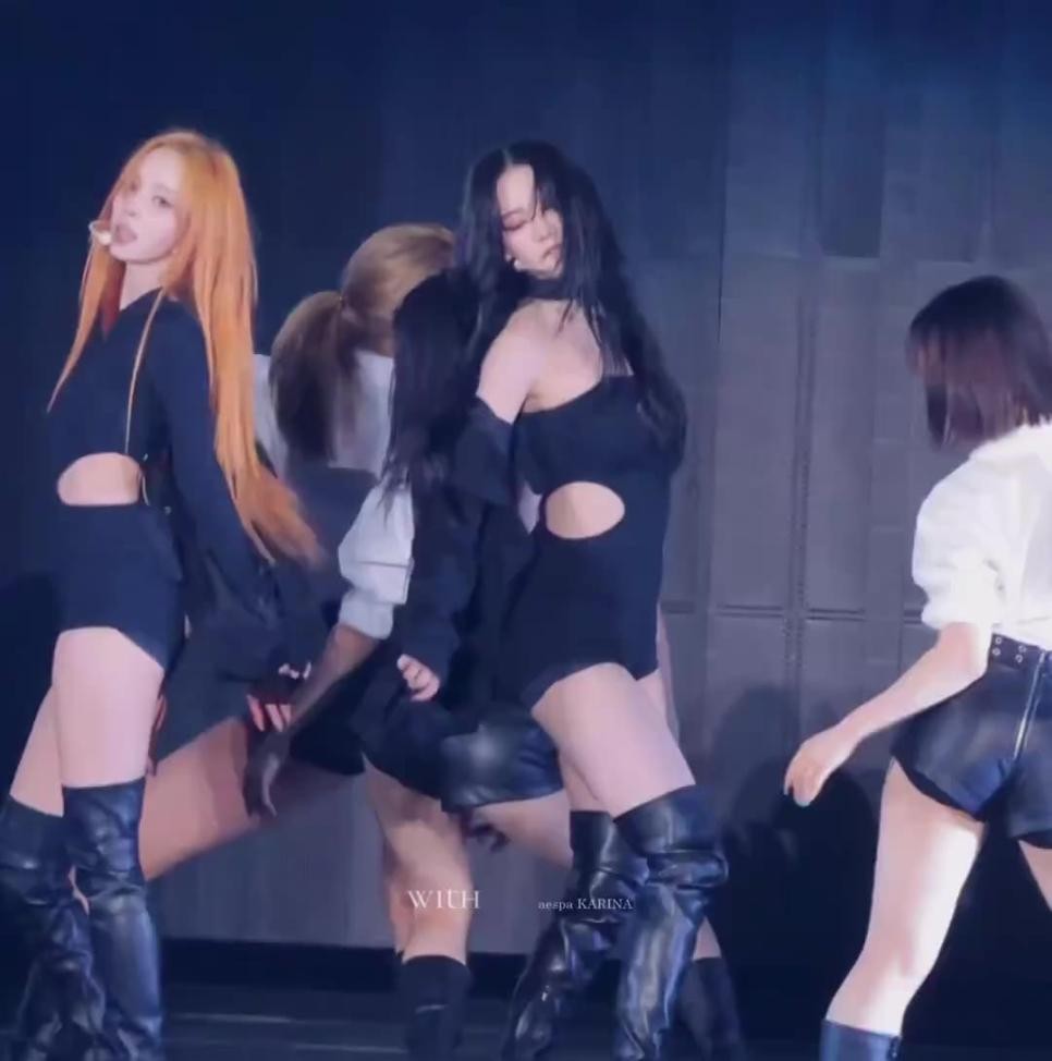 SPORTS SOS | 오늘자 카리나와 윈터